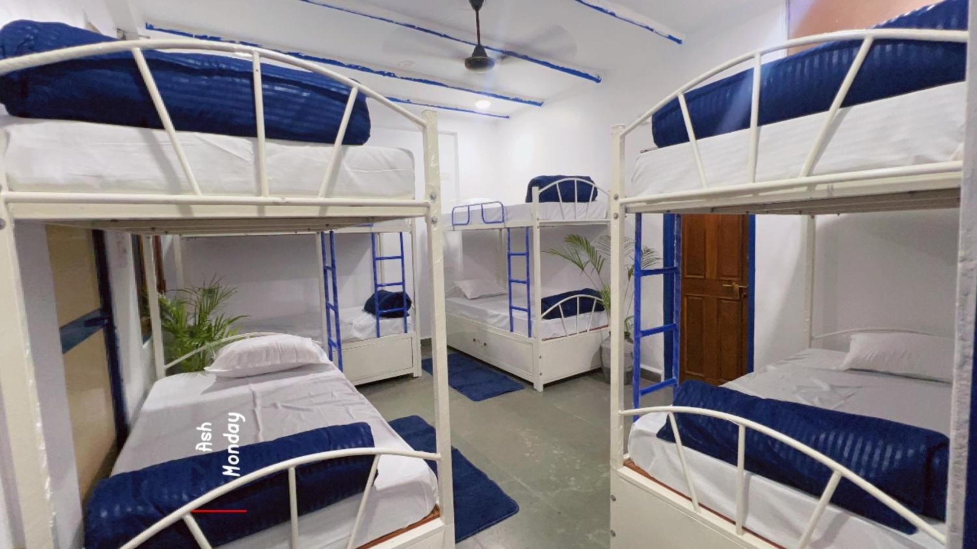 Pause Hostel Ujjain Bagian luar foto