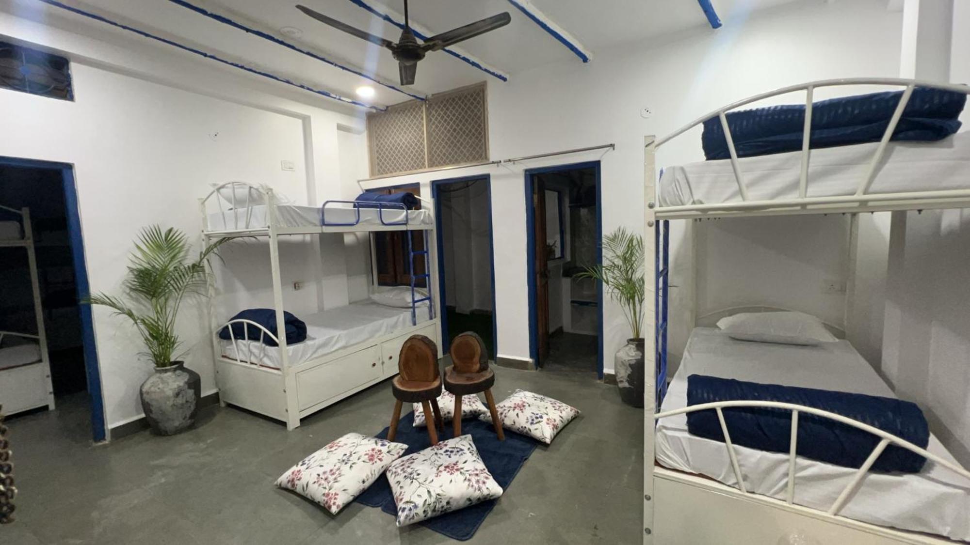 Pause Hostel Ujjain Bagian luar foto