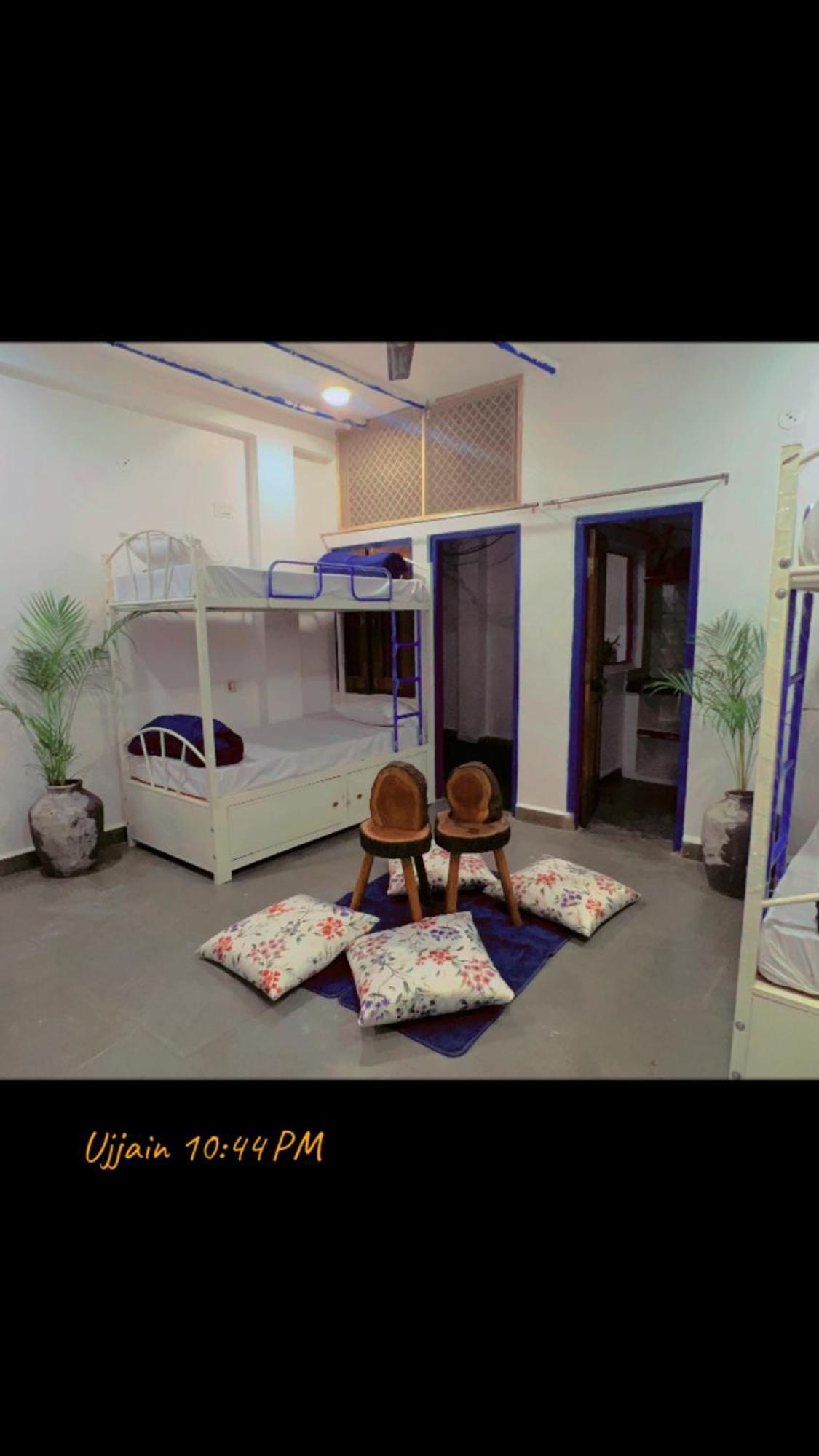 Pause Hostel Ujjain Bagian luar foto