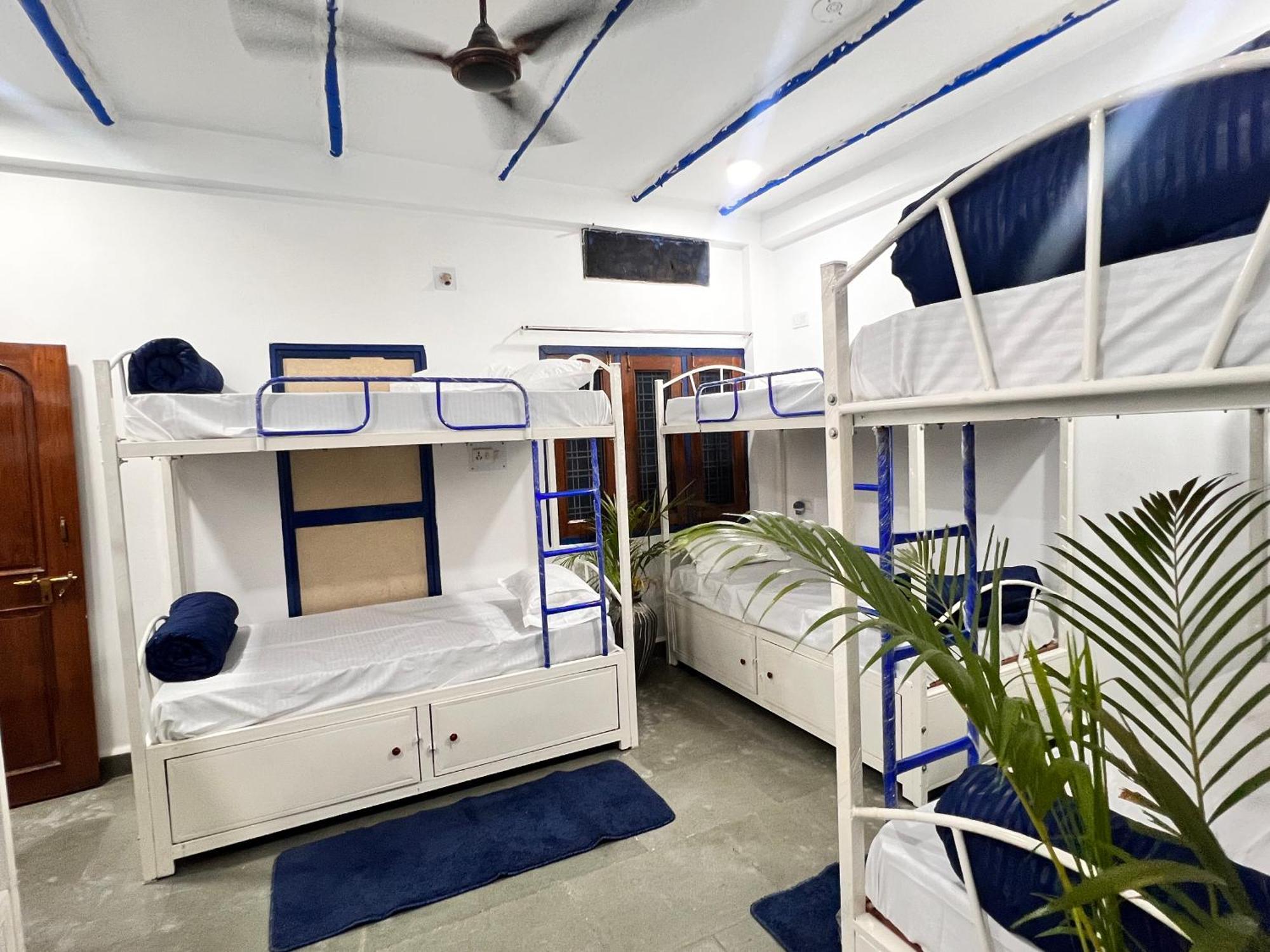 Pause Hostel Ujjain Bagian luar foto