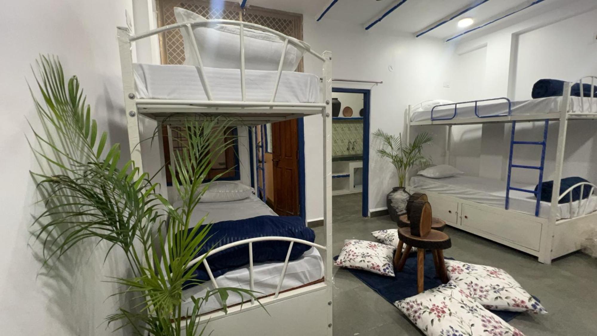 Pause Hostel Ujjain Bagian luar foto